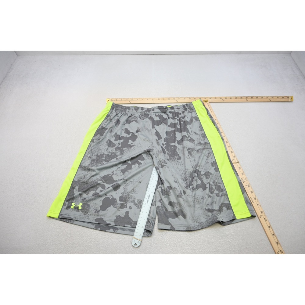 Under Armour Athletic Shorts Men 2XL Gray Camo Neon Yellow Pockets Excellent